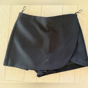 Zara Black High-Waist Skort with Size Medium